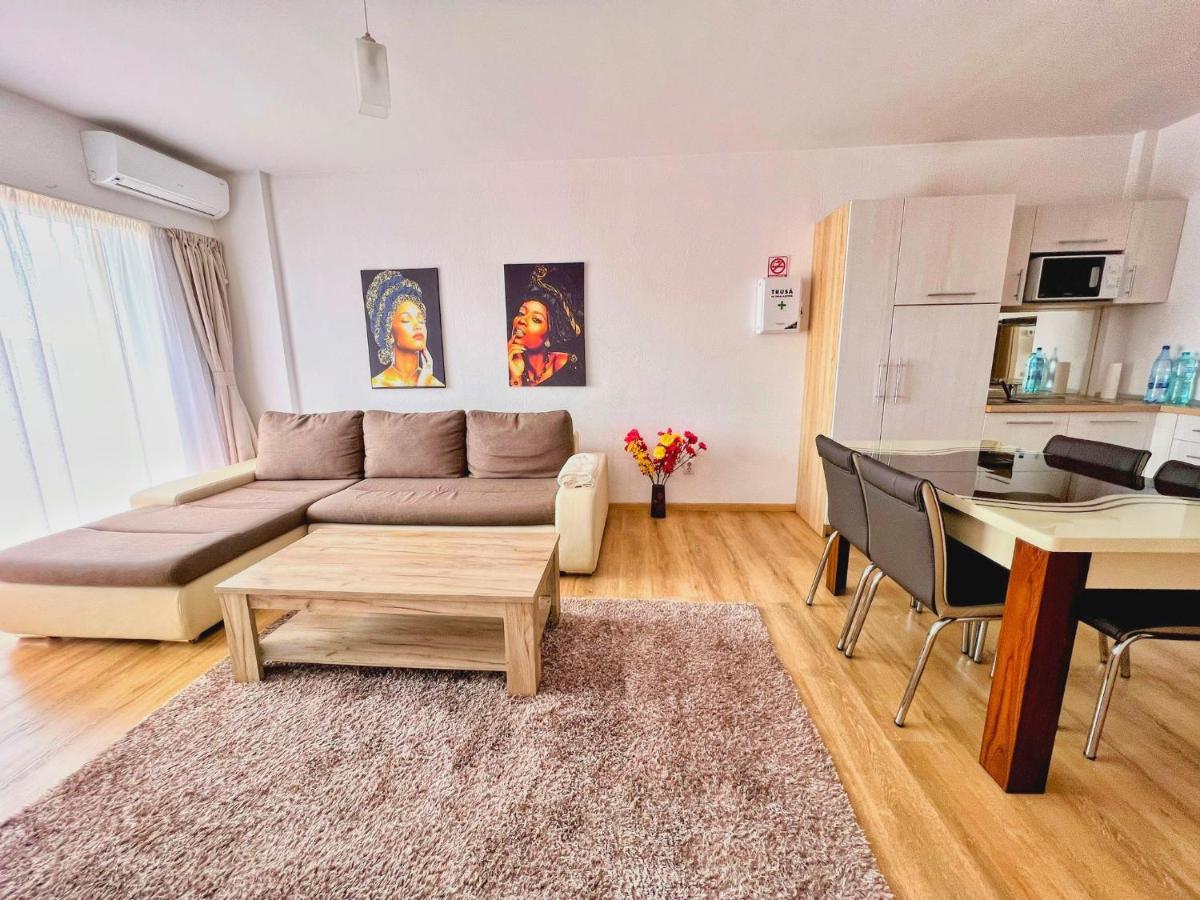 Red Hotel Accommodation Cluj-Napoca Esterno foto