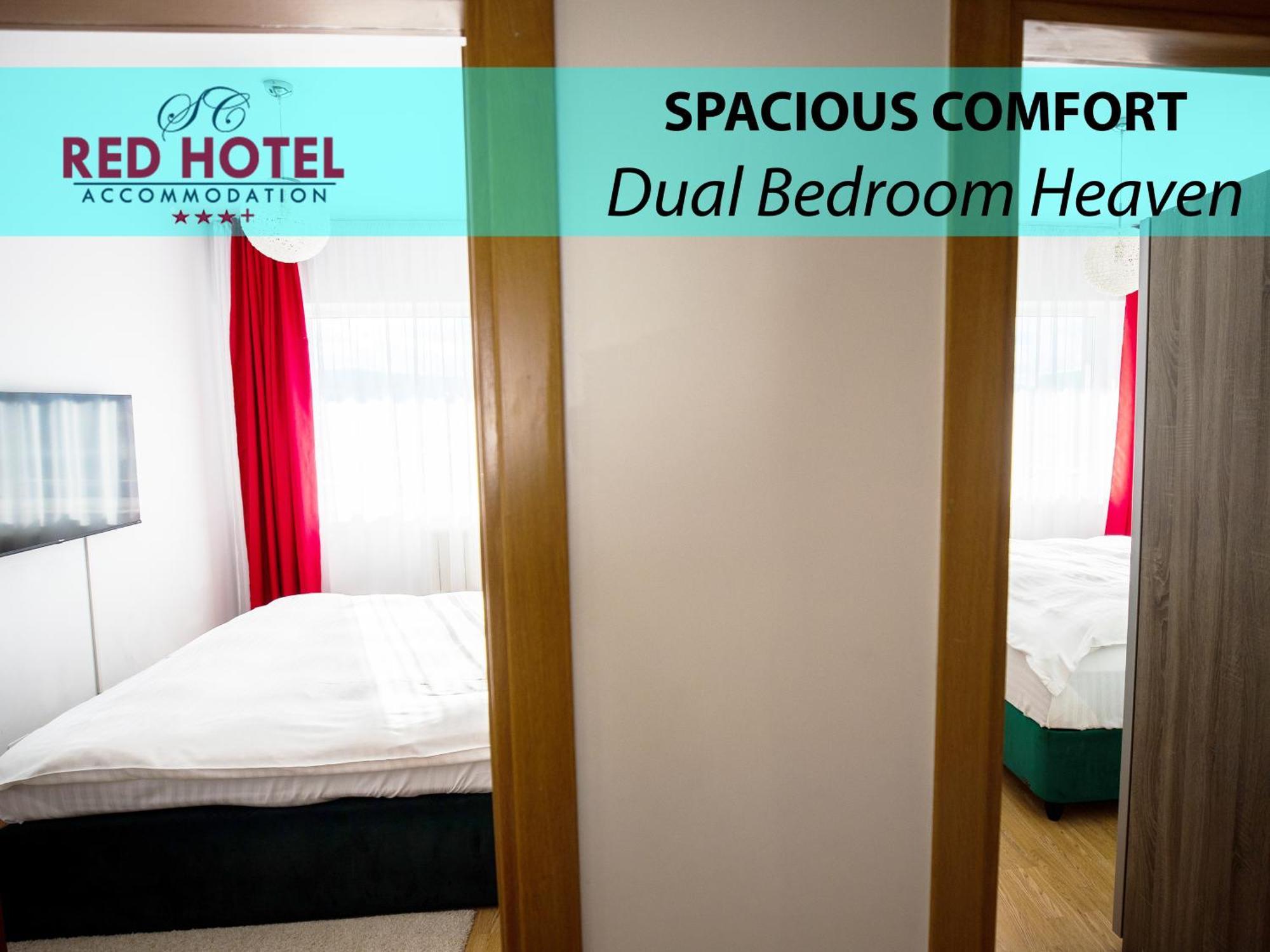 Red Hotel Accommodation Cluj-Napoca Esterno foto