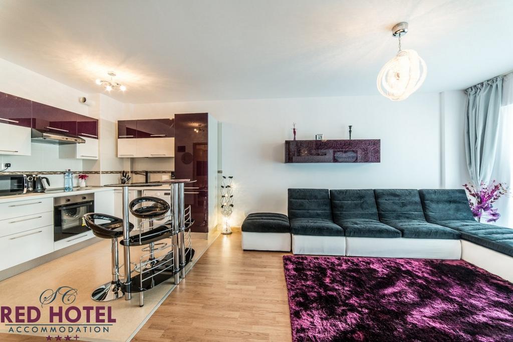 Red Hotel Accommodation Cluj-Napoca Esterno foto