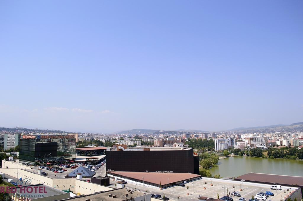 Red Hotel Accommodation Cluj-Napoca Esterno foto
