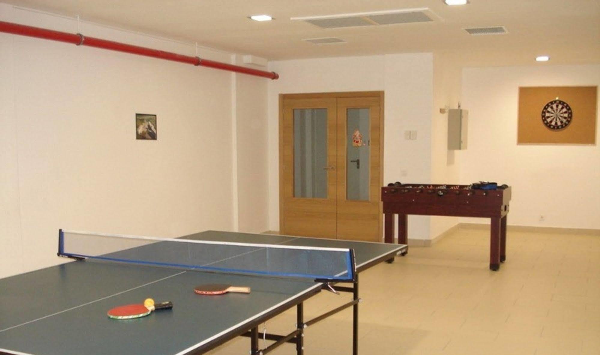 Red Hotel Accommodation Cluj-Napoca Esterno foto